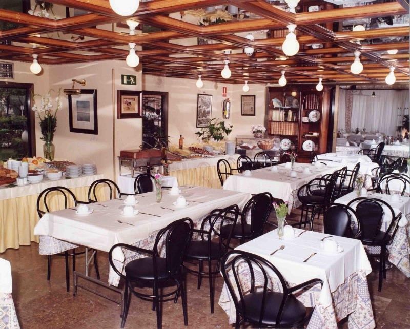 Hotel Foxa 25 Madrid Esterno foto