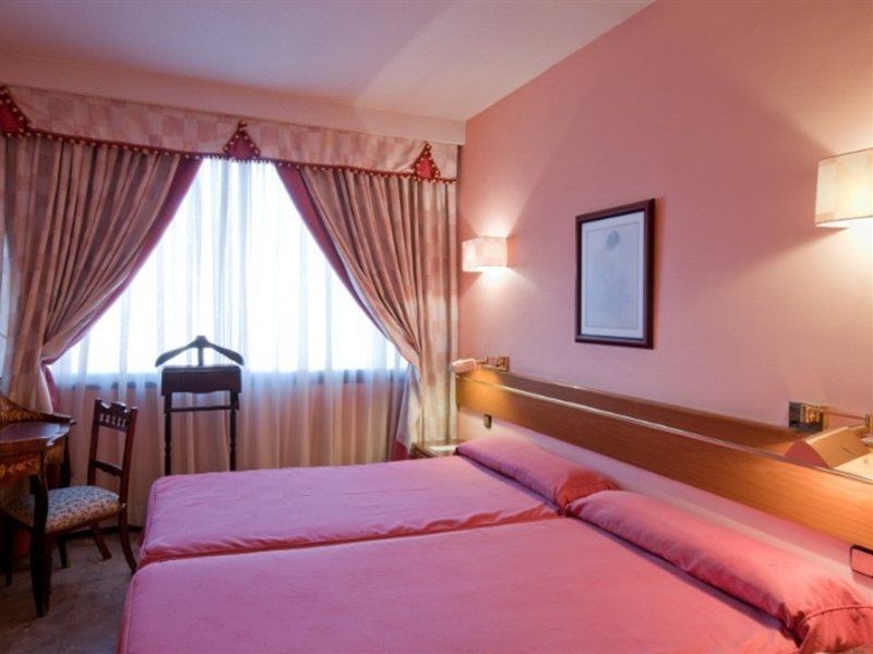 Hotel Foxa 25 Madrid Esterno foto